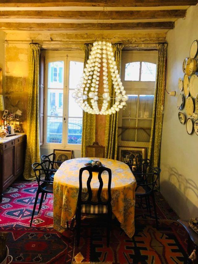 Maison D'Hotes "Les Volets Verts" Et Sa Brocante Ecueille Eksteriør billede