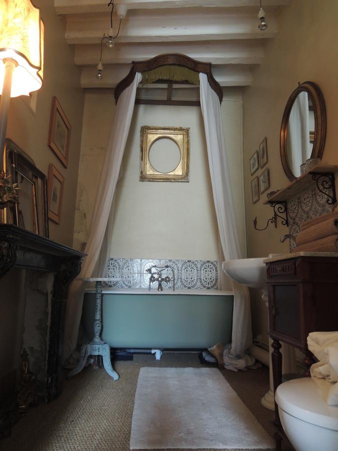 Maison D'Hotes "Les Volets Verts" Et Sa Brocante Ecueille Eksteriør billede
