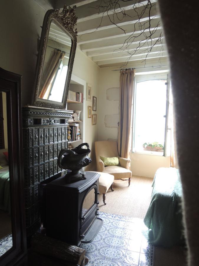 Maison D'Hotes "Les Volets Verts" Et Sa Brocante Ecueille Eksteriør billede