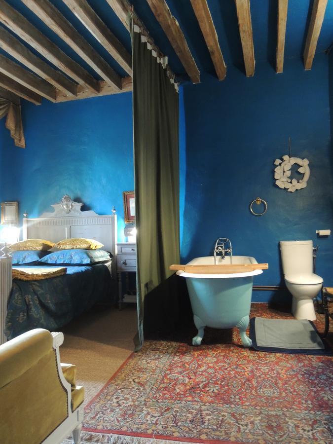 Maison D'Hotes "Les Volets Verts" Et Sa Brocante Ecueille Eksteriør billede